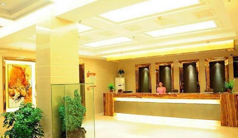 Ronghe Holiday Hotel Shiyan  Екстер'єр фото