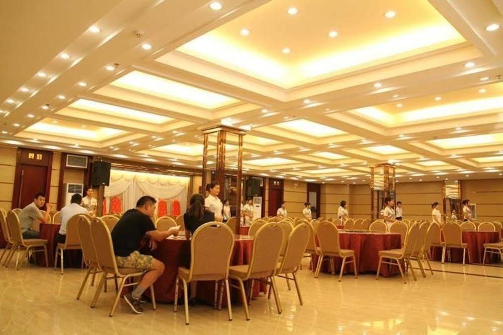 Ronghe Holiday Hotel Shiyan  Екстер'єр фото