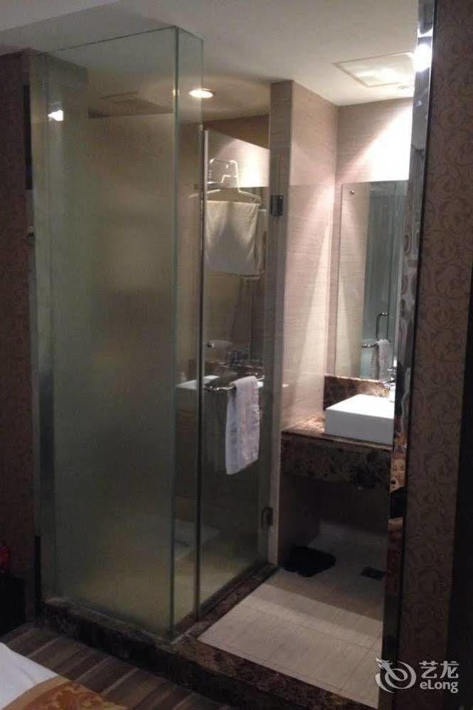 Ronghe Holiday Hotel Shiyan  Екстер'єр фото